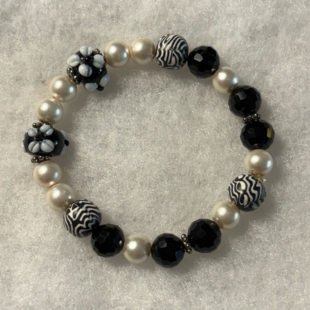 Monochrome Theme Beaded Bracelet Lampwork Beads Preowned